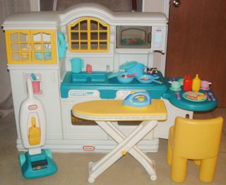 LITTLE TIKES VINTAGE COUNTRY KITCHEN, VACUUM, FOOD & DISHES~SHIPS 4