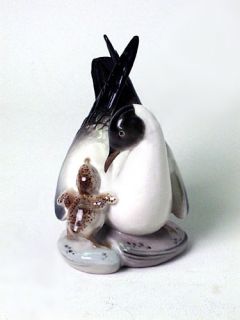 Lomonosov Figurine Seagull w Nestling