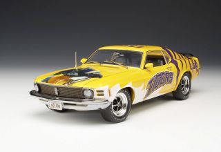 Highway 61 LSU Tigers 1970 Ford Mustang Diecast 1 18