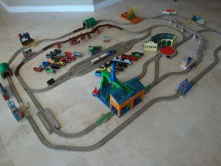 THOMAS TOMY TRACKMASTER HUGE SET SPIN FIX, TIDMOUTH SHEDS, TONS OF