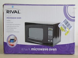Rival 0 7 CU ft 700 Watt Digital Microwave EM720CWA PMB New in The Box