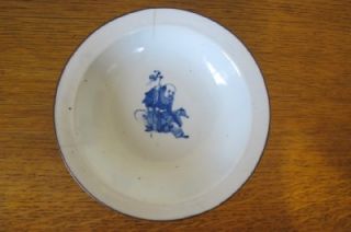 ANTIQUE CHINESE PORCELAIN SHALLOW FOOTED BOWL WITH HANDPAINTED