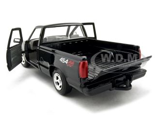 model of 1992 Chevrolet Pickup Truck SS 454 die cast car by Motormax