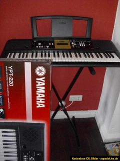 Yamaha Keyboard YPT  220 /Ständer/ 7 Notenhefte/ Rest Garantie