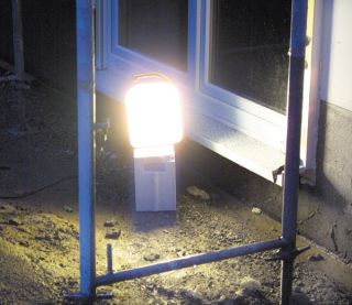 Wetelux Lichtkanone mit Energiesparlampe und Optimaler Ausleuchtung