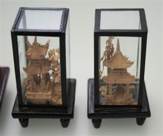 China Kork Schnitzarbeiten in 5 Glasvitrinen Miniatur Vintage