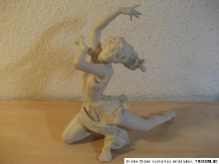 754) Hutschenreuther Porzellan Figur Tänzerin mit