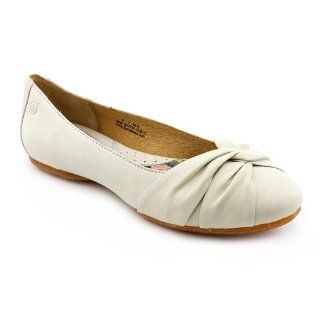 Born Womens Lilly Flat Shoes