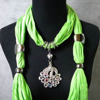 Pea Gree Fashion Jewelry Scarf with Multi Color Peacock Pendant