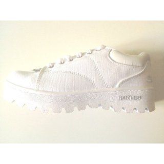 Skechers Womens Street Cleat Canvas Athletic Shoes White Size 7
