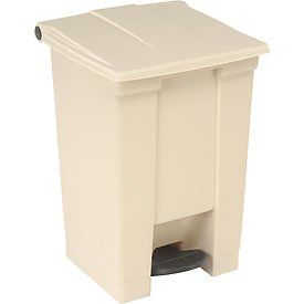 12 Gallon Rubbermaid Plastic Step On Trash Can   Beige