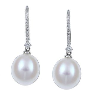 14K White Gold Pearl and 1/10ct TDW Diamond Earrings (9 10mm) (I J, I2